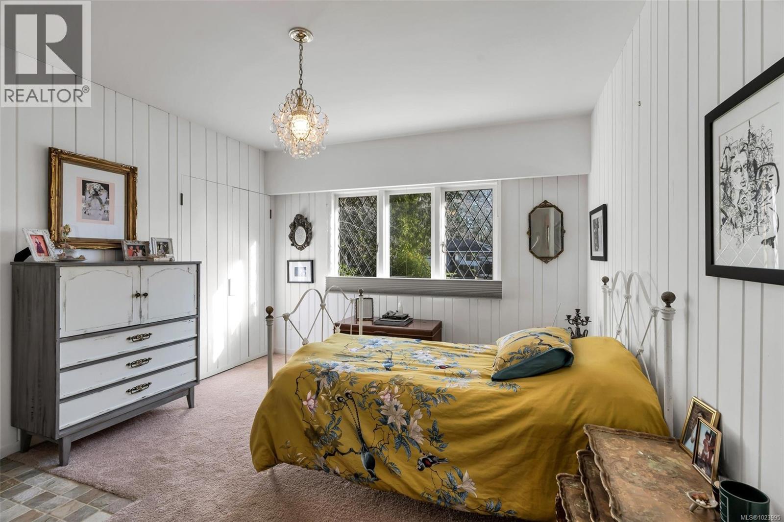 3198 Woodburn Ave, Oak Bay