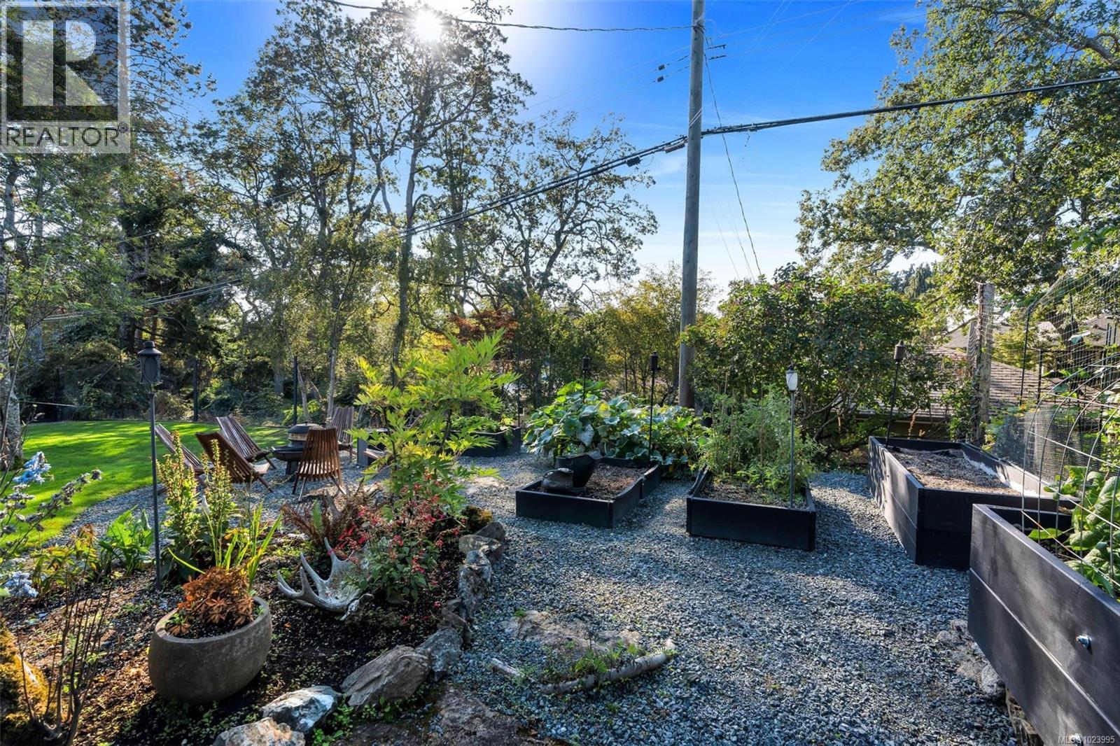 3198 Woodburn Ave, Oak Bay