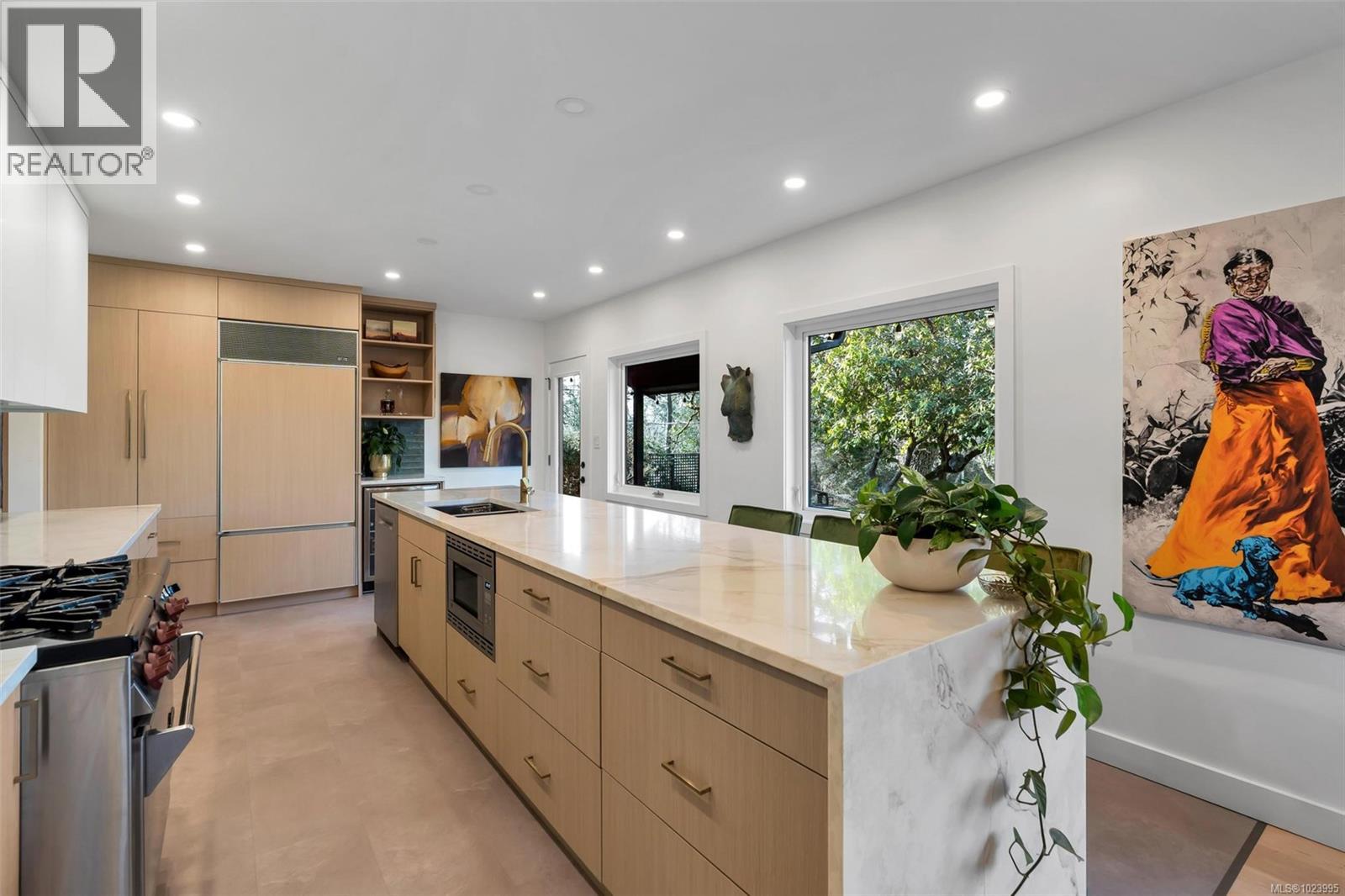 3198 Woodburn Ave, Oak Bay