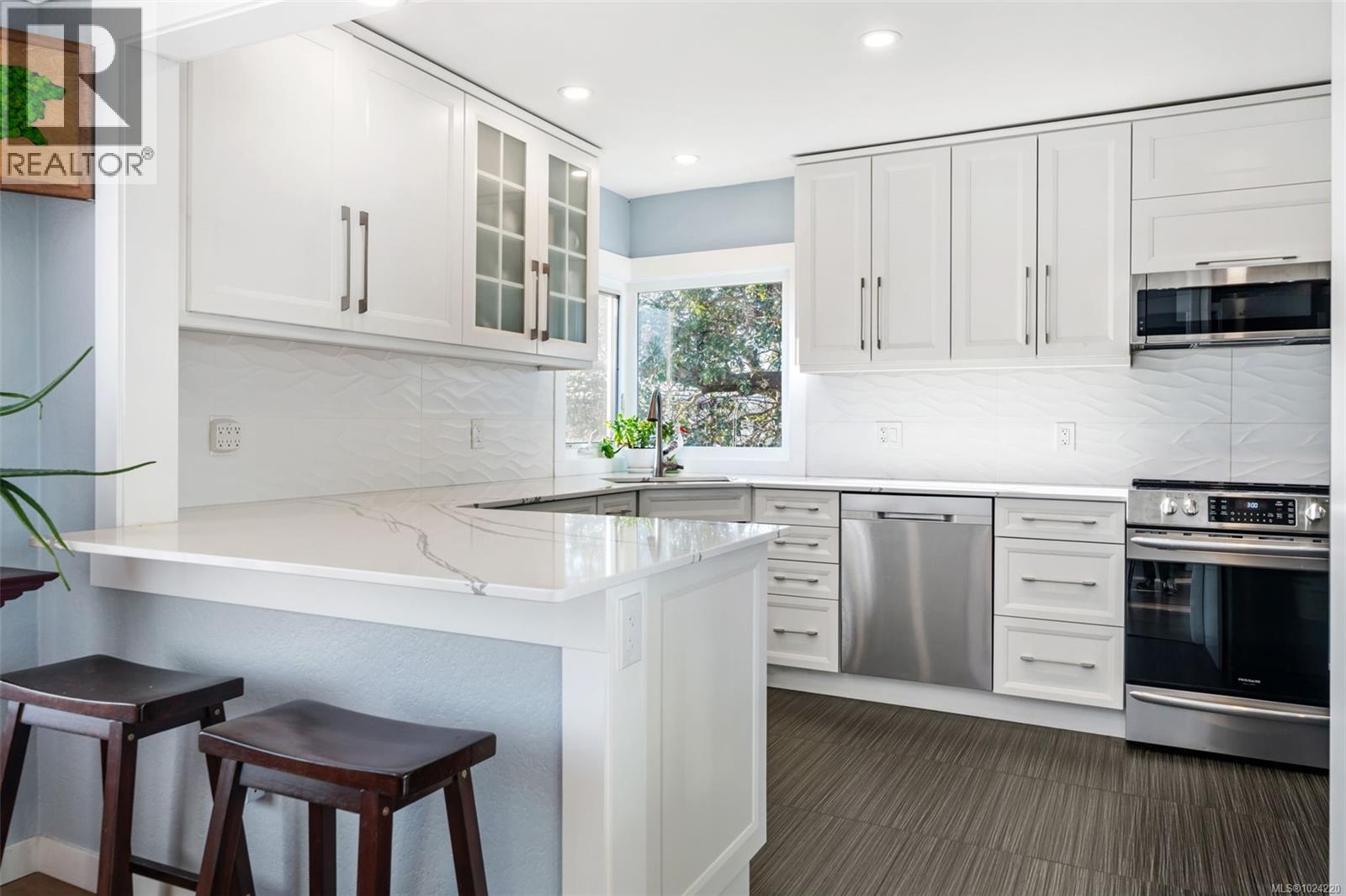  730 Burnside Road West, Saanich