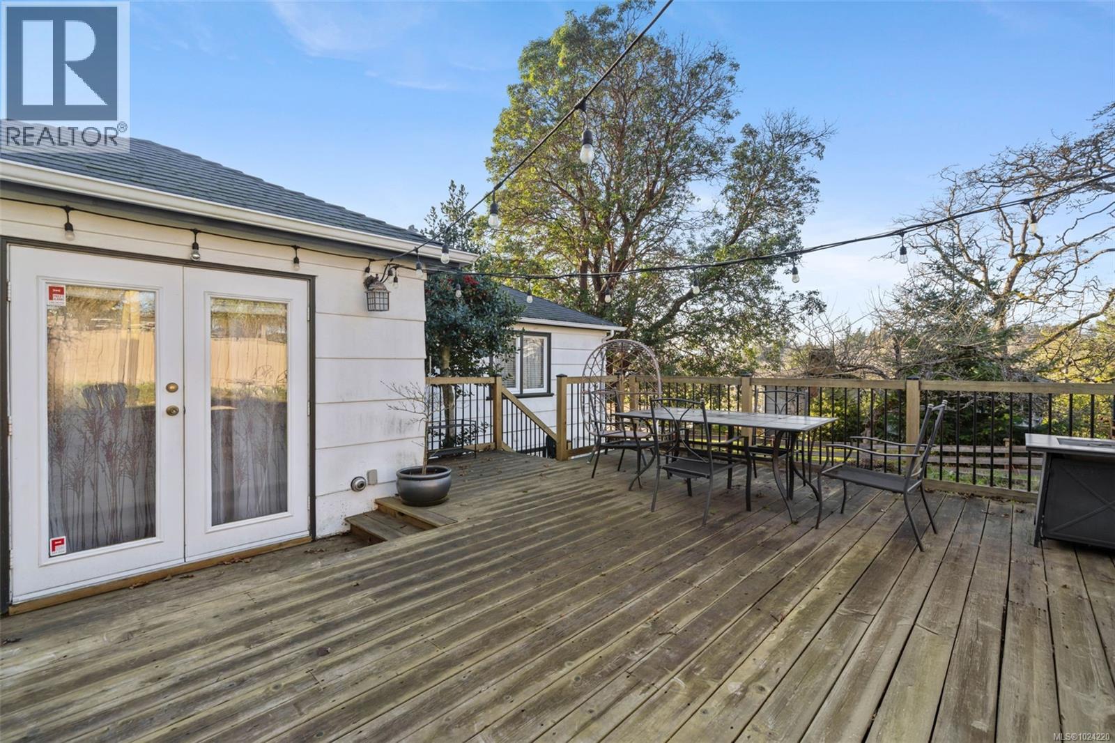  730 Burnside Road West, Saanich