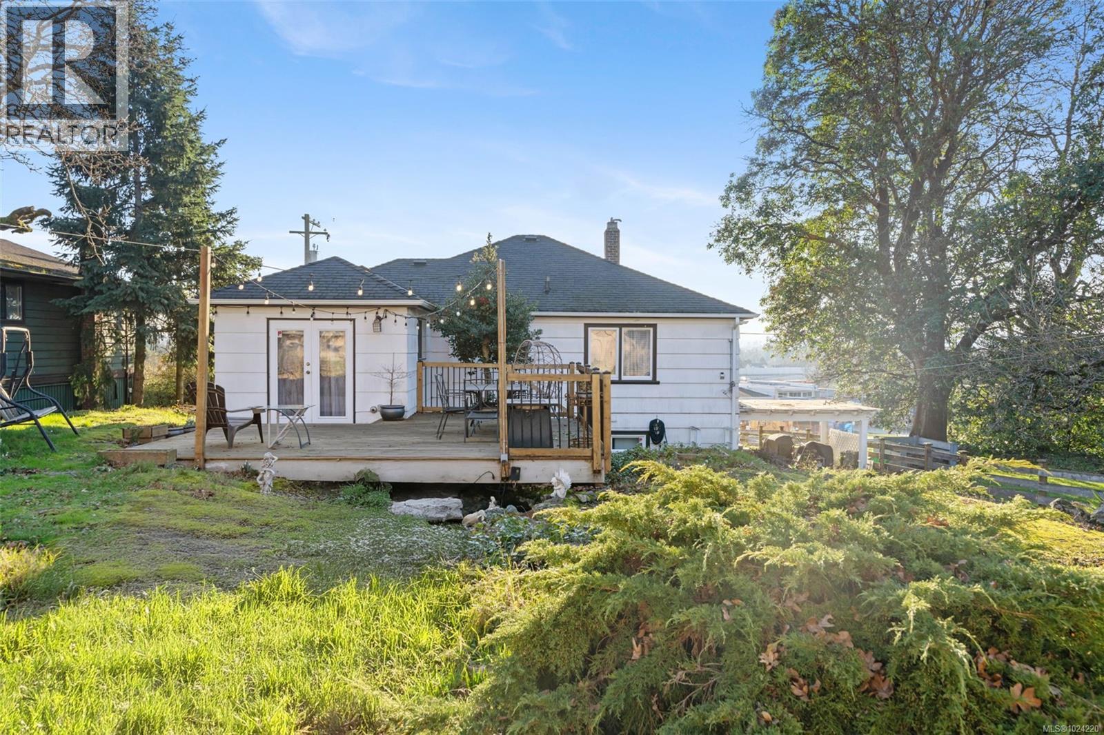  730 Burnside Road West, Saanich