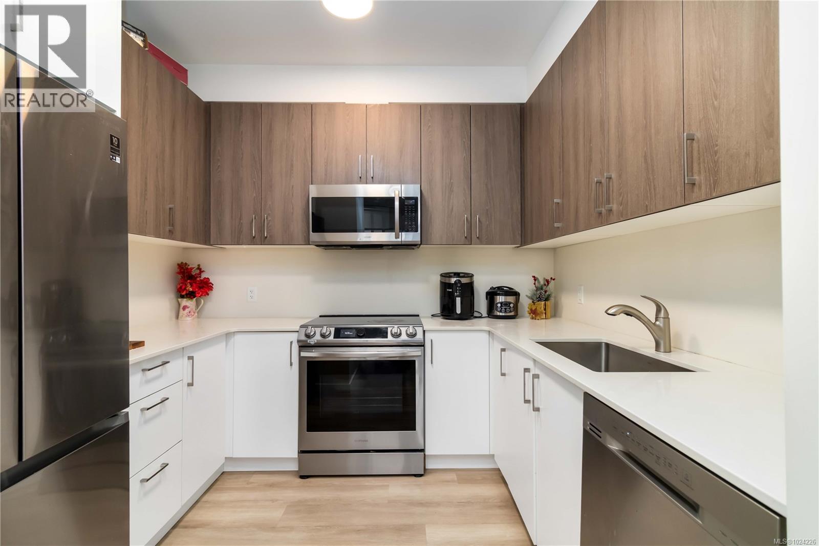 202 815 Orono Ave - Photo 2 of 31, Langford, British Columbia