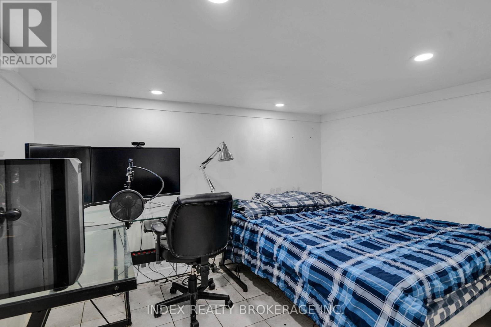 86 GIBBONS STREET - 18