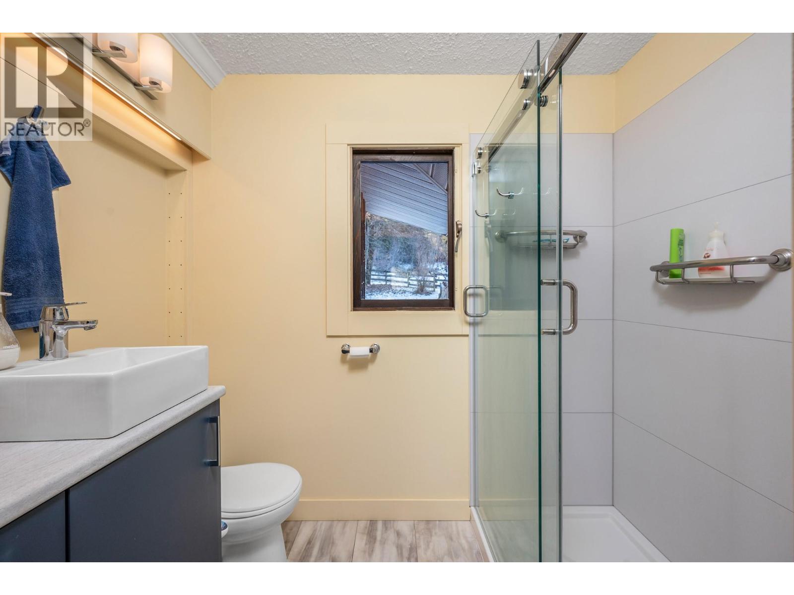 5860 Learmouth Road - 26