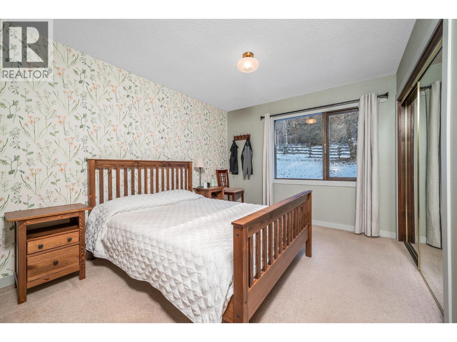 5860 Learmouth Road - 25