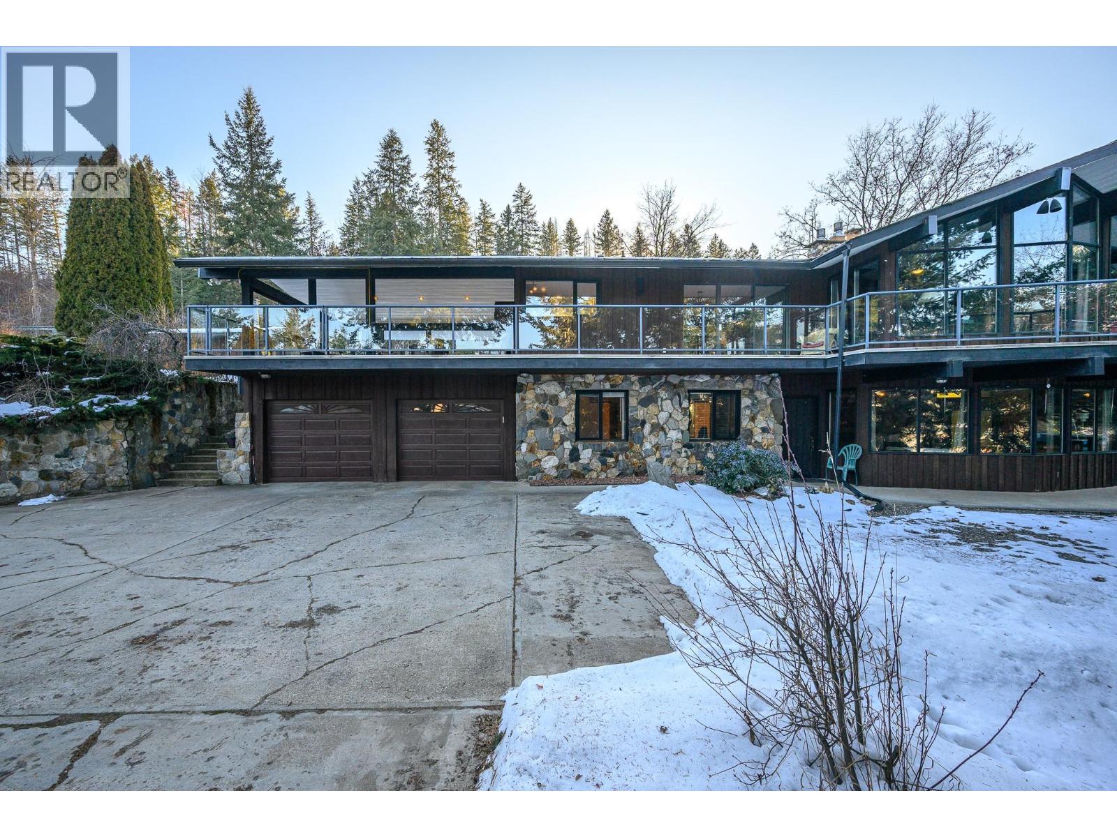 5860 Learmouth Road - 4