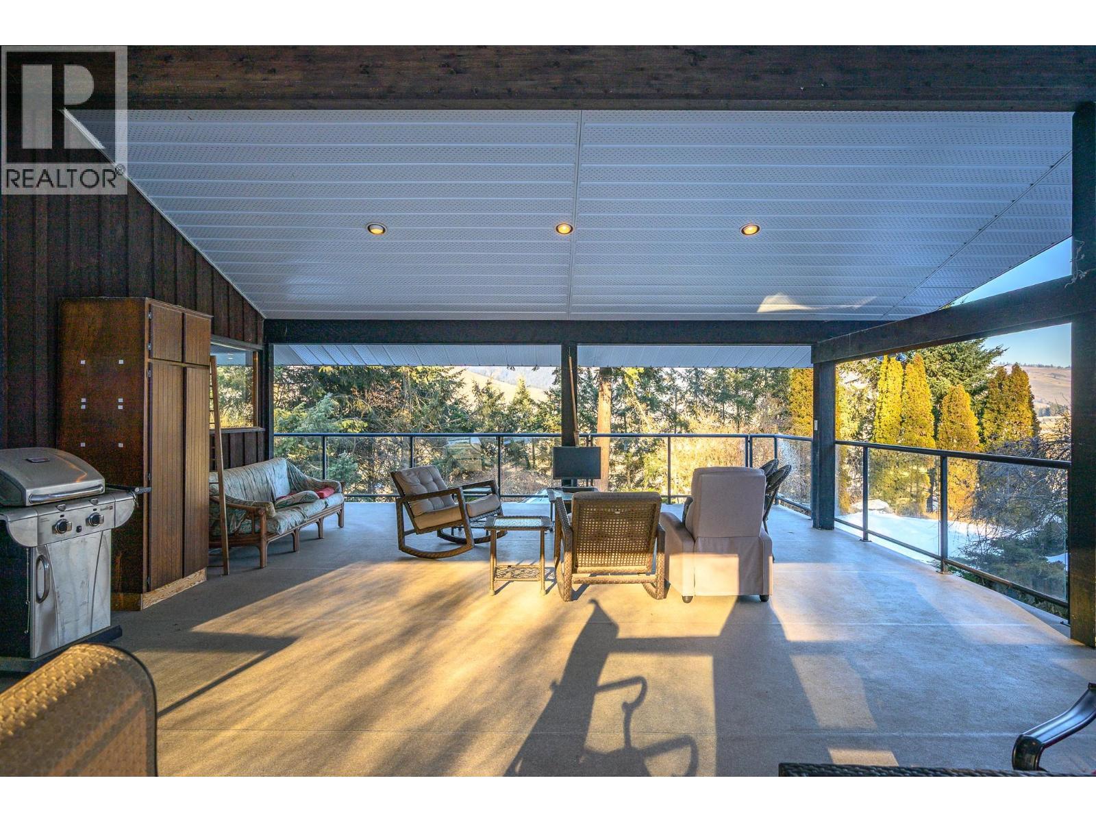 5860 Learmouth Road - 40
