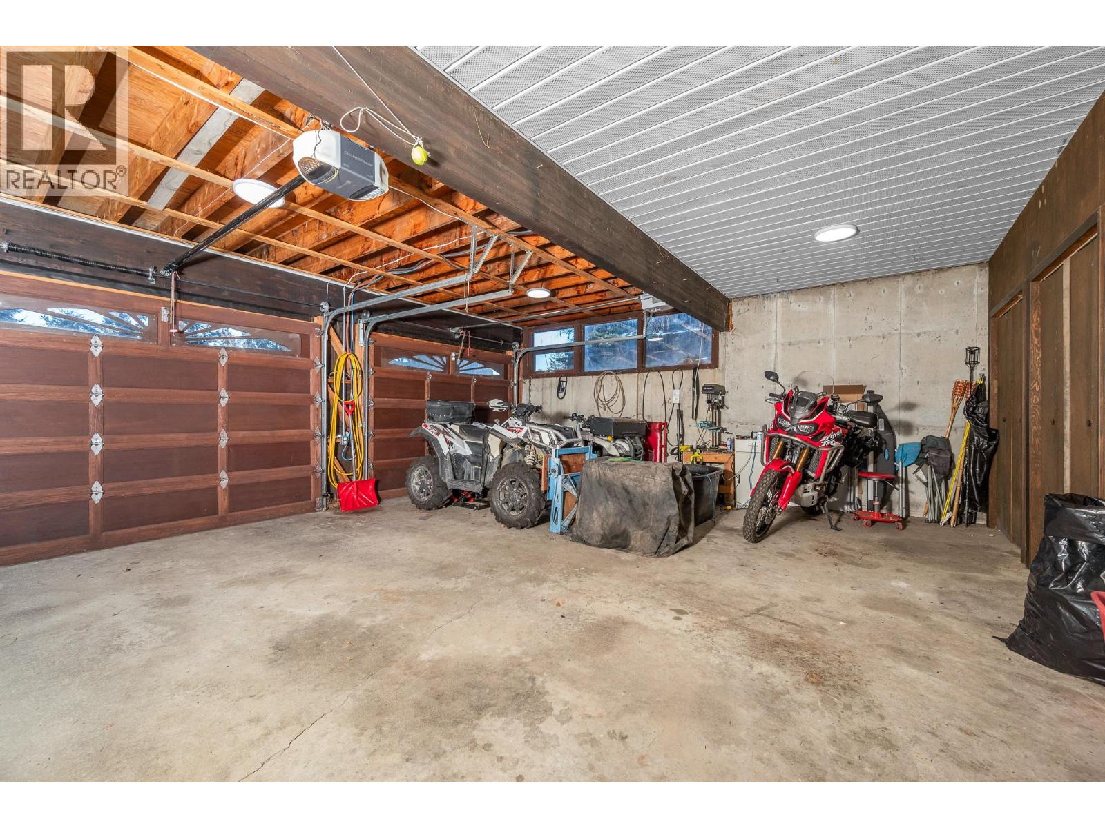 5860 Learmouth Road - 37