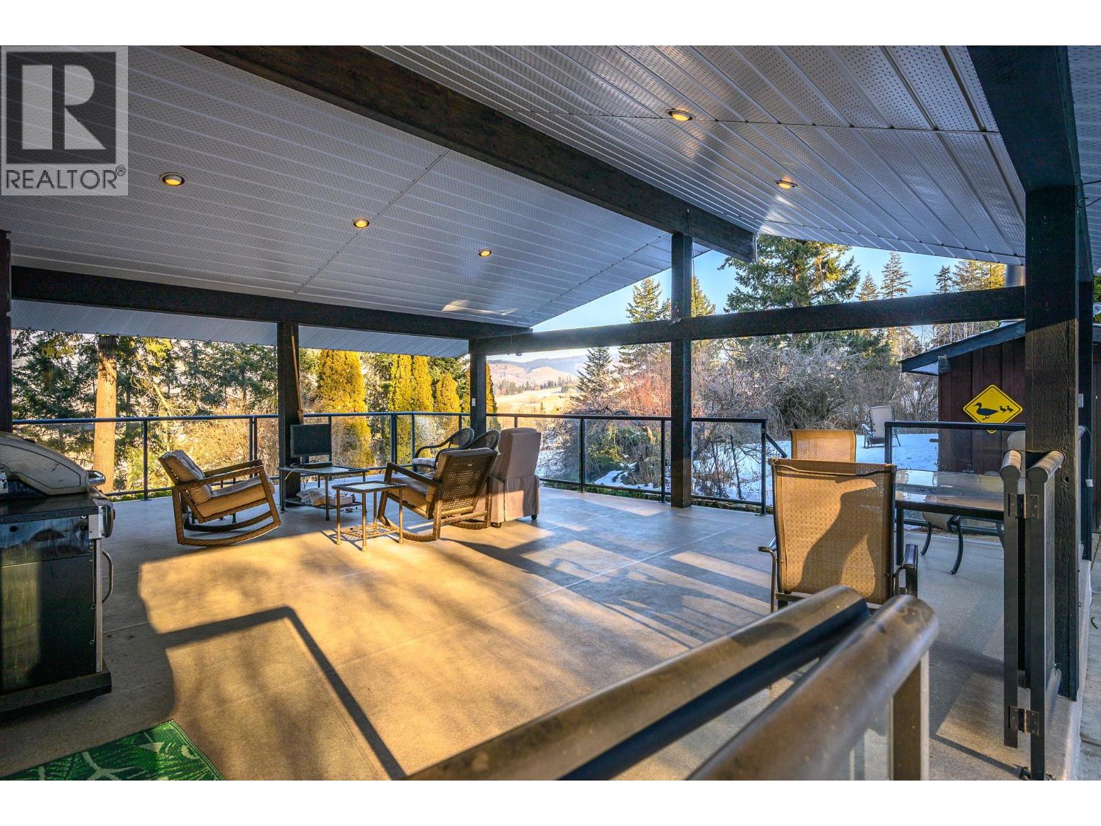 5860 Learmouth Road - 39