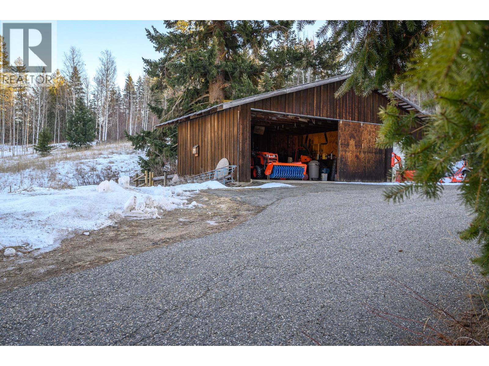 5860 Learmouth Road - 58
