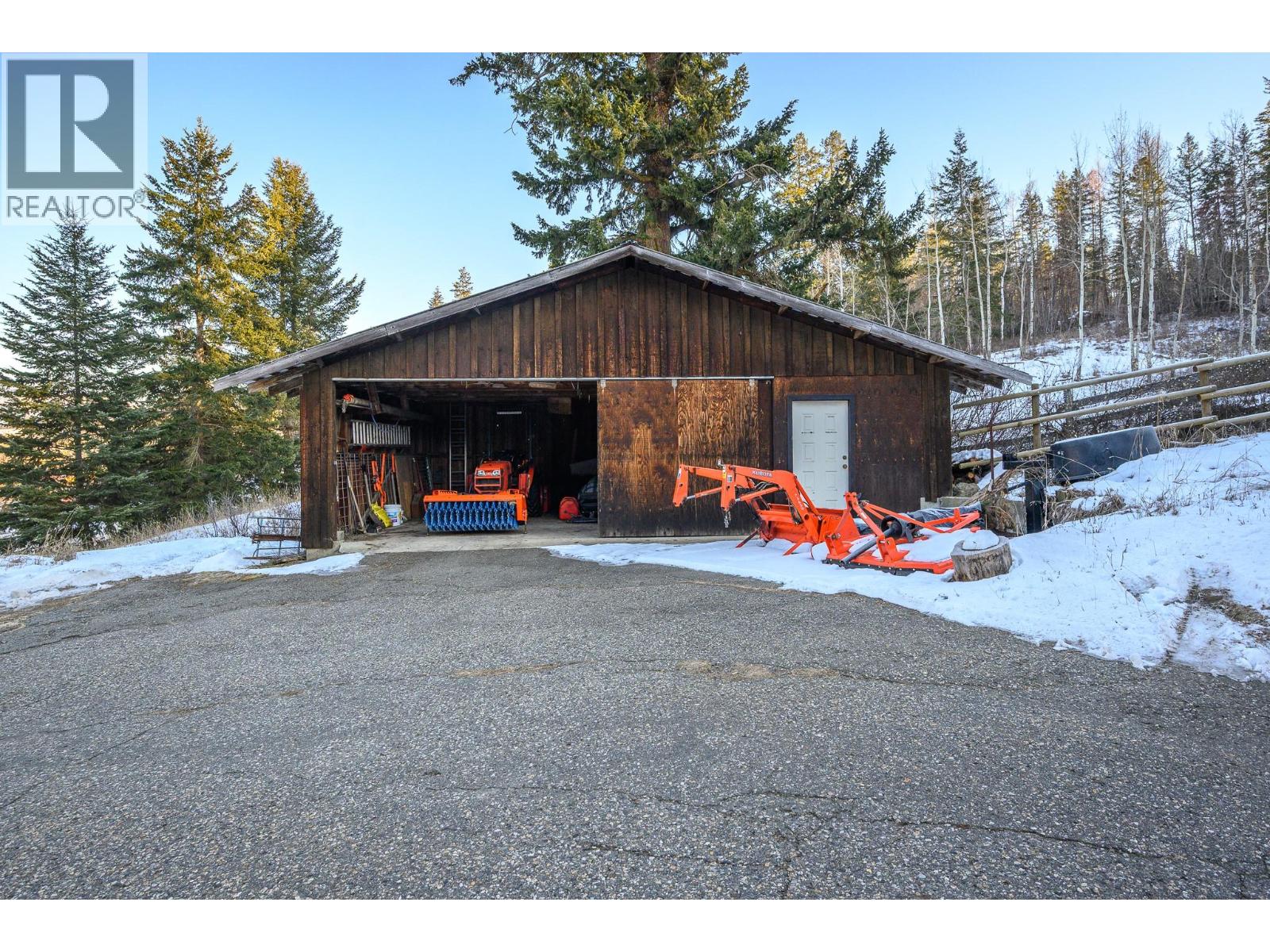 5860 Learmouth Road - 59