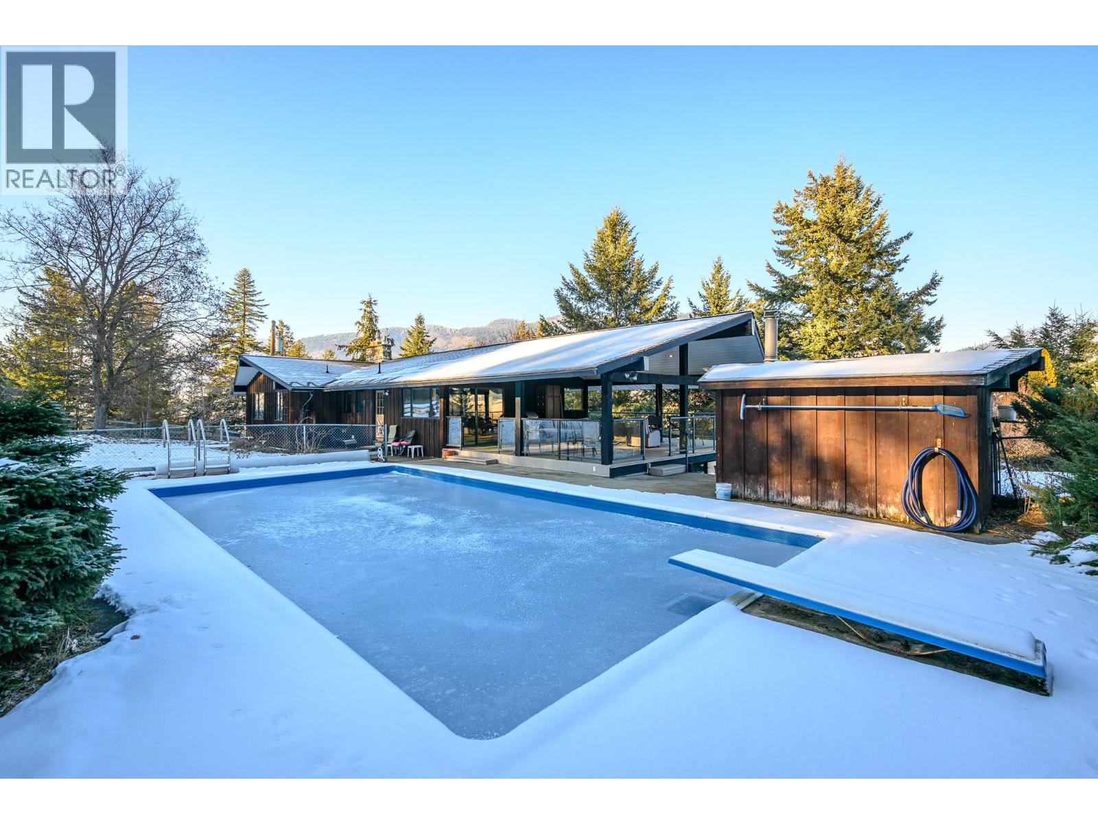 5860 Learmouth Road - 56