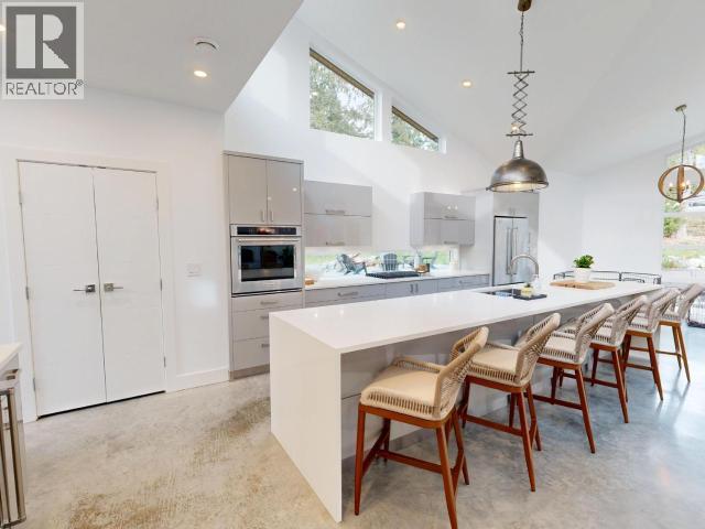 7900 BUTLER RD, Powell River