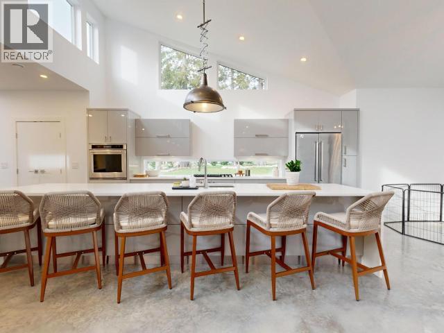 7900 BUTLER RD, Powell River