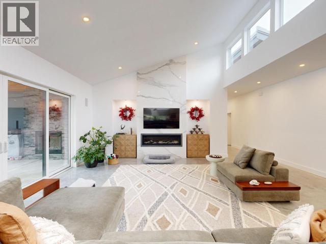 7900 BUTLER RD, Powell River