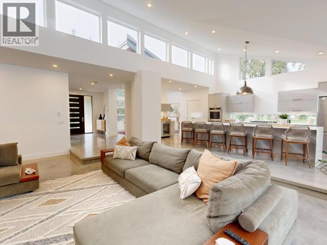 7900 BUTLER RD, Powell River