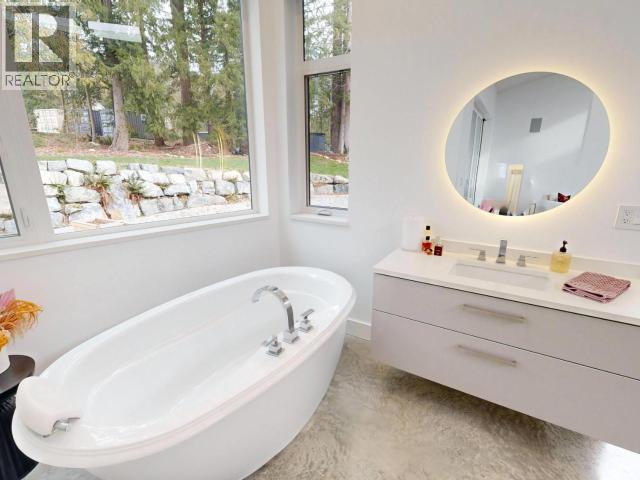 7900 BUTLER RD, Powell River