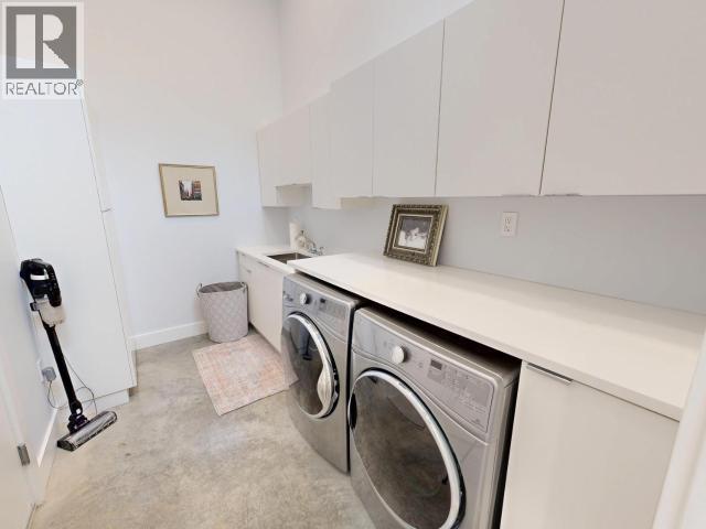 7900 BUTLER RD, Powell River