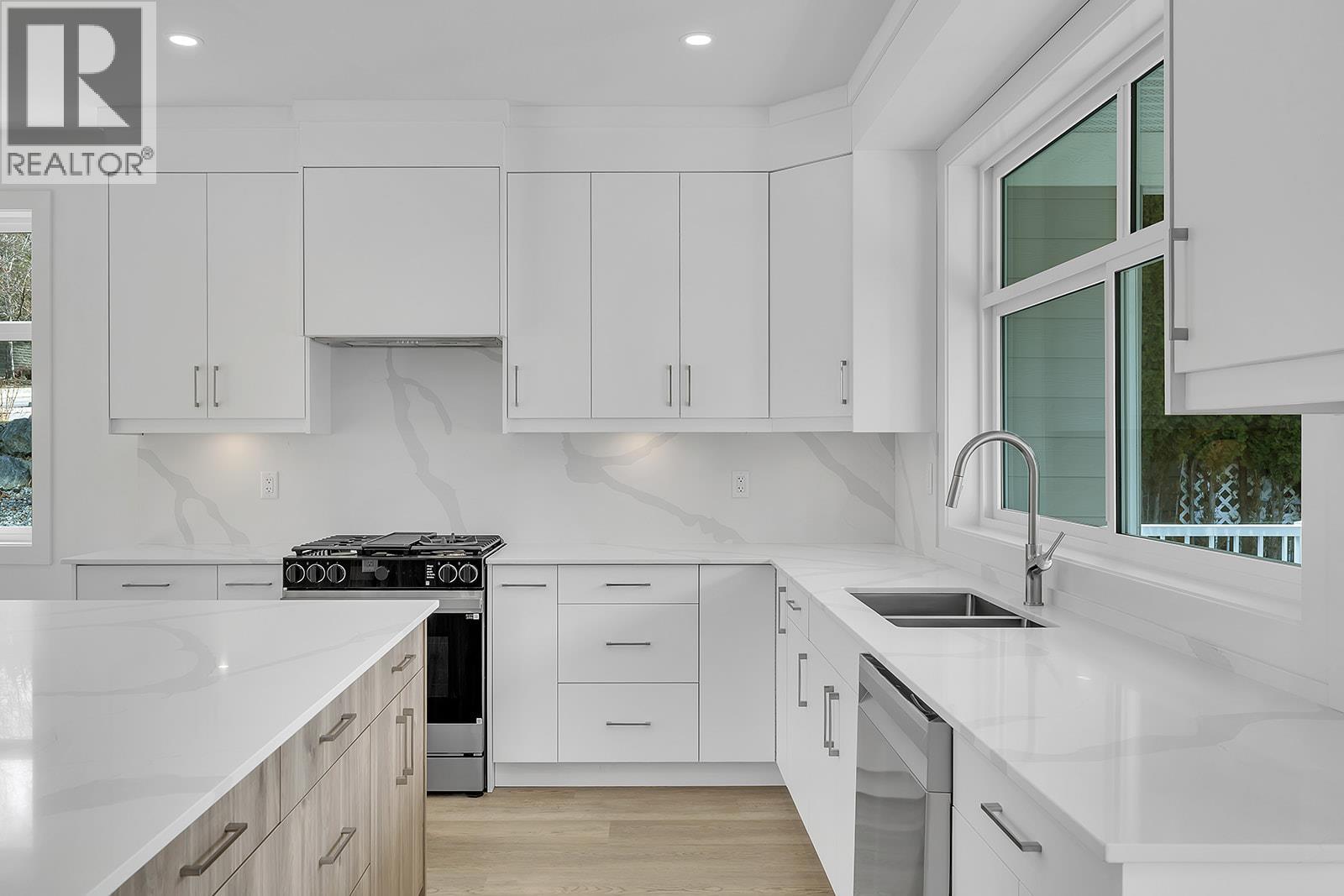 124 5300 Main Street, Kelowna