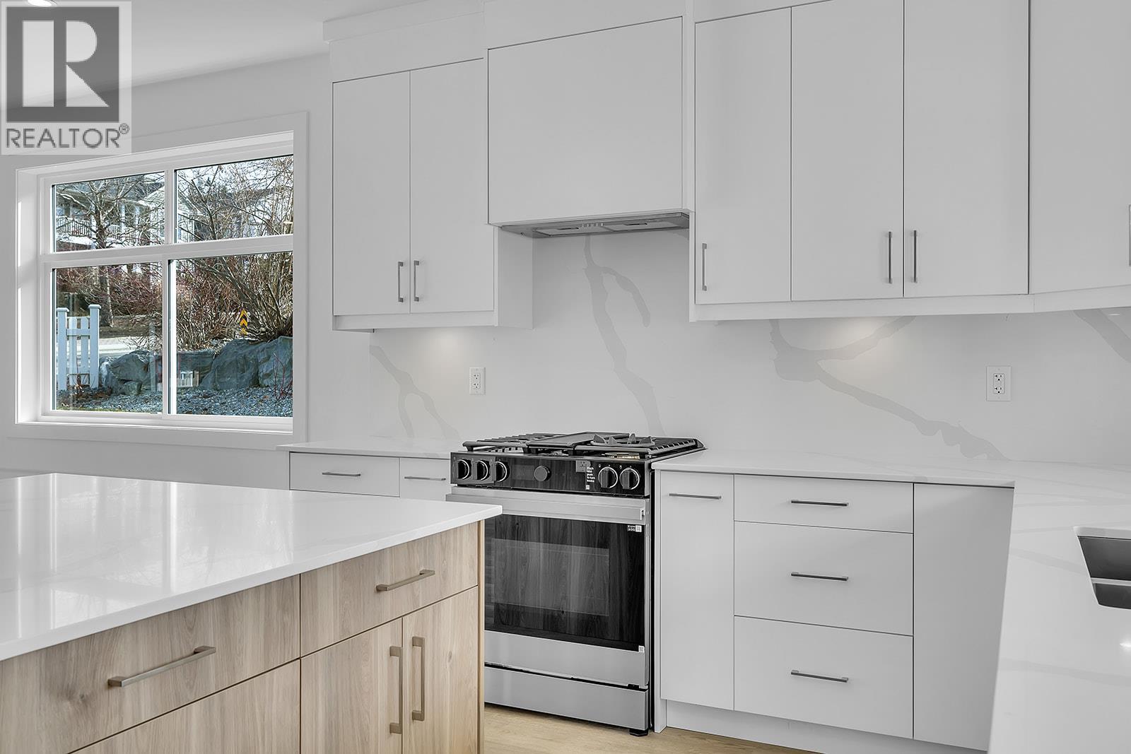 124 5300 Main Street, Kelowna