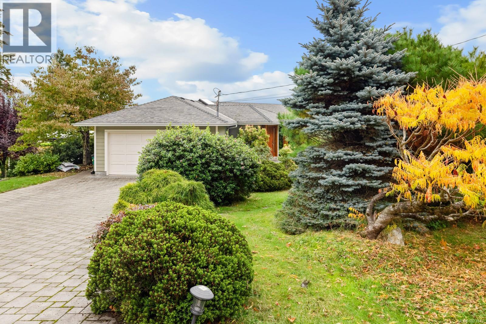 2509 Mill Bay Rd, Mill Bay