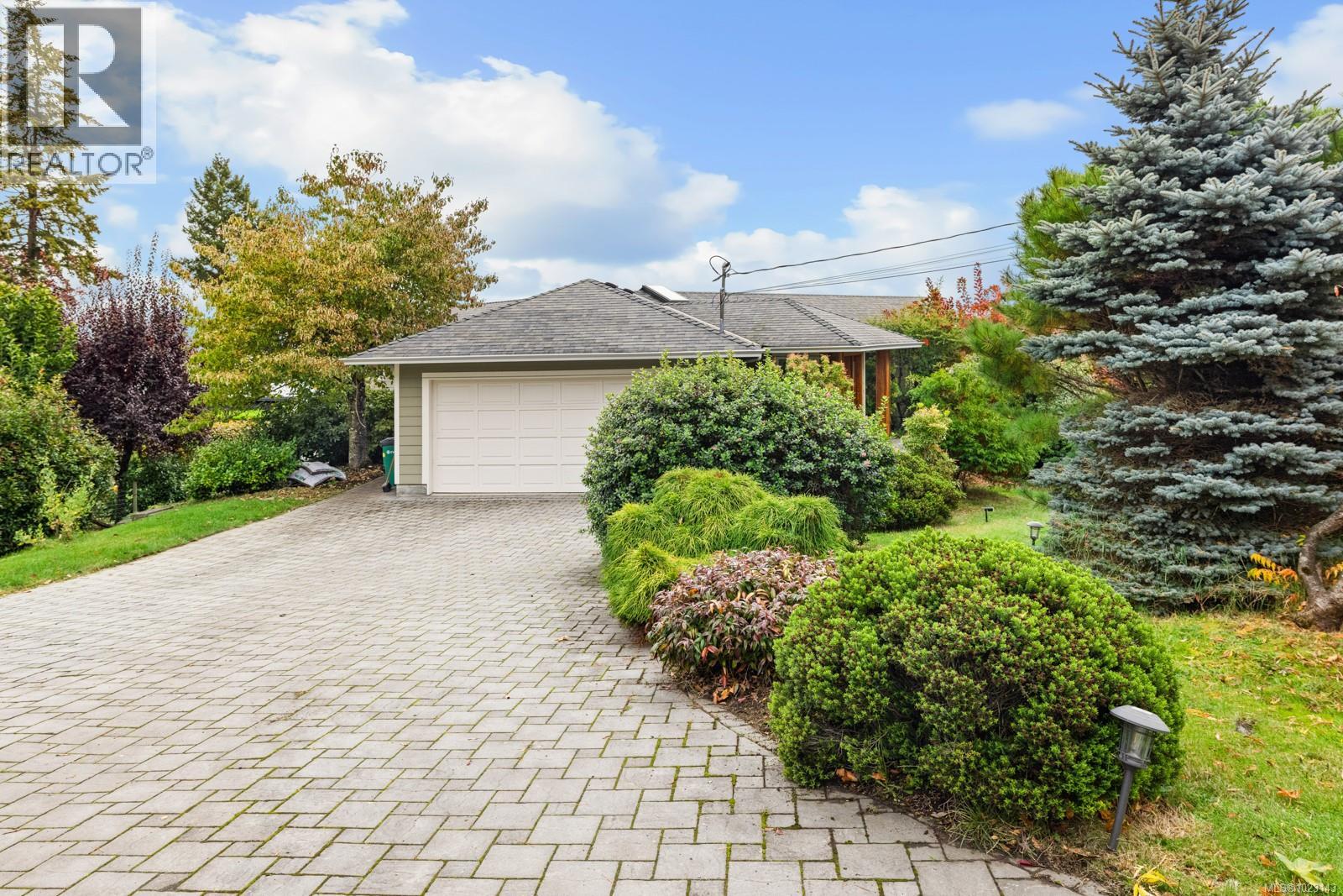 2509 Mill Bay Rd, Mill Bay