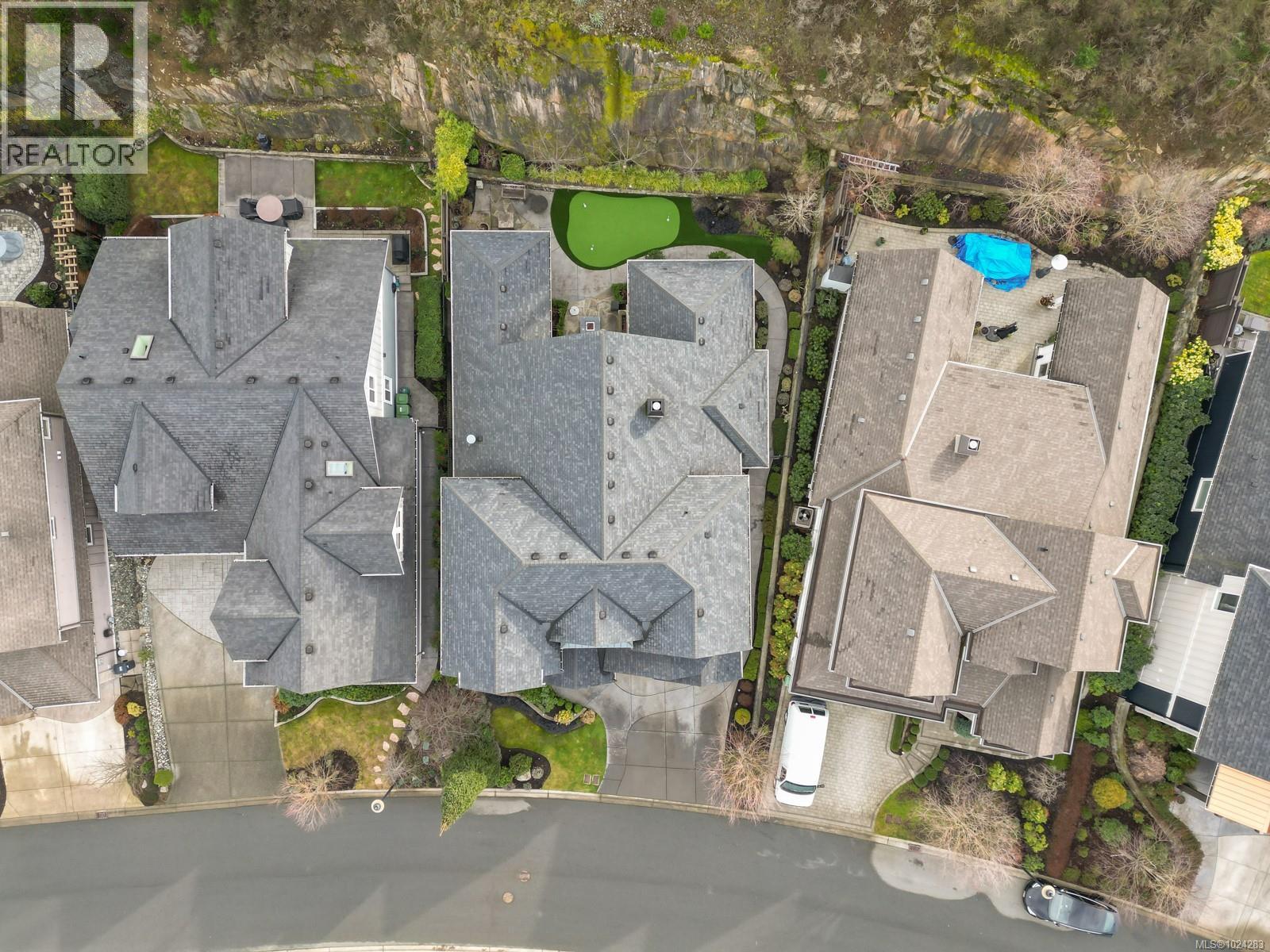  2149 Champions Way, Langford