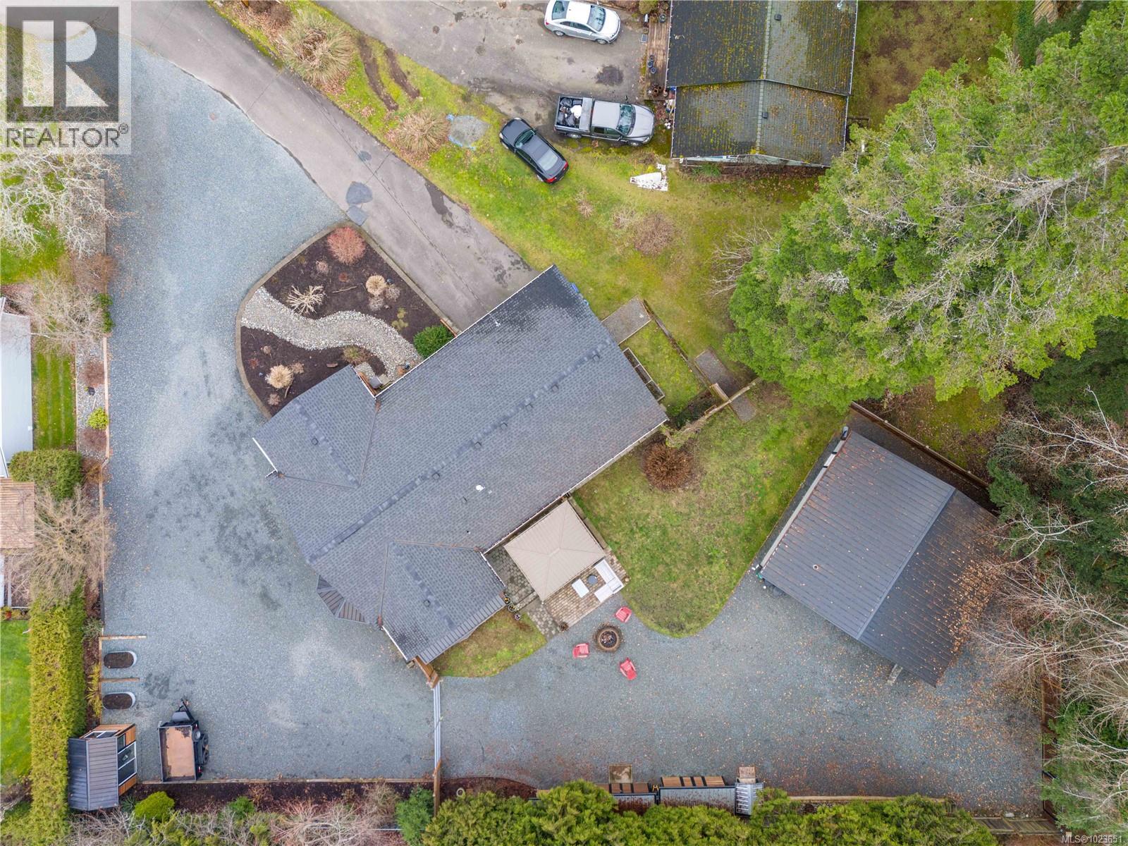 674 Hawthorne Rise, Parksville