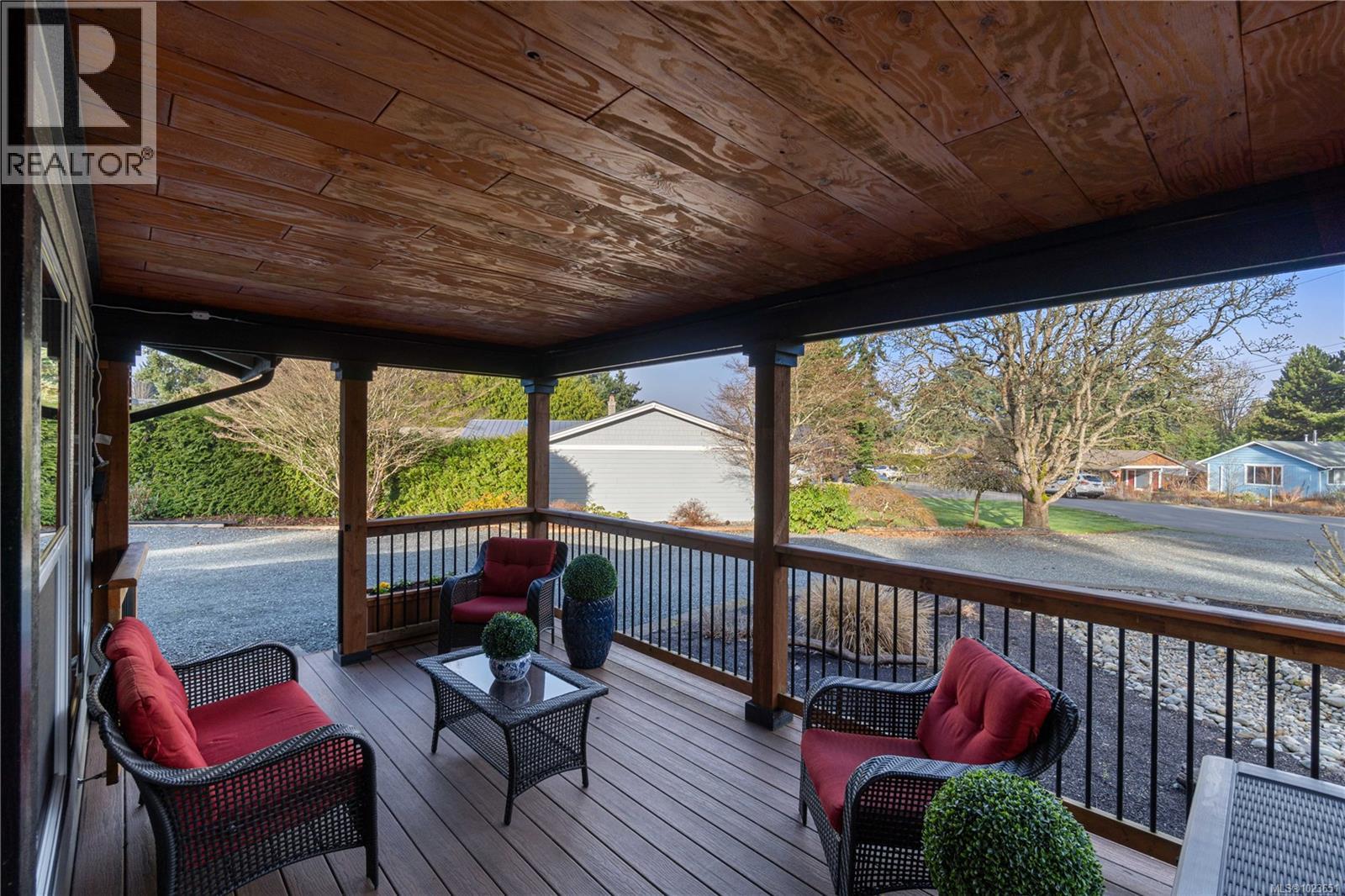 674 Hawthorne Rise, Parksville