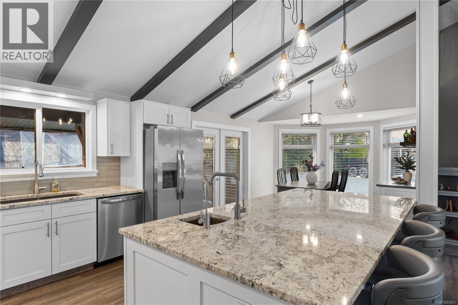 674 Hawthorne Rise, Parksville