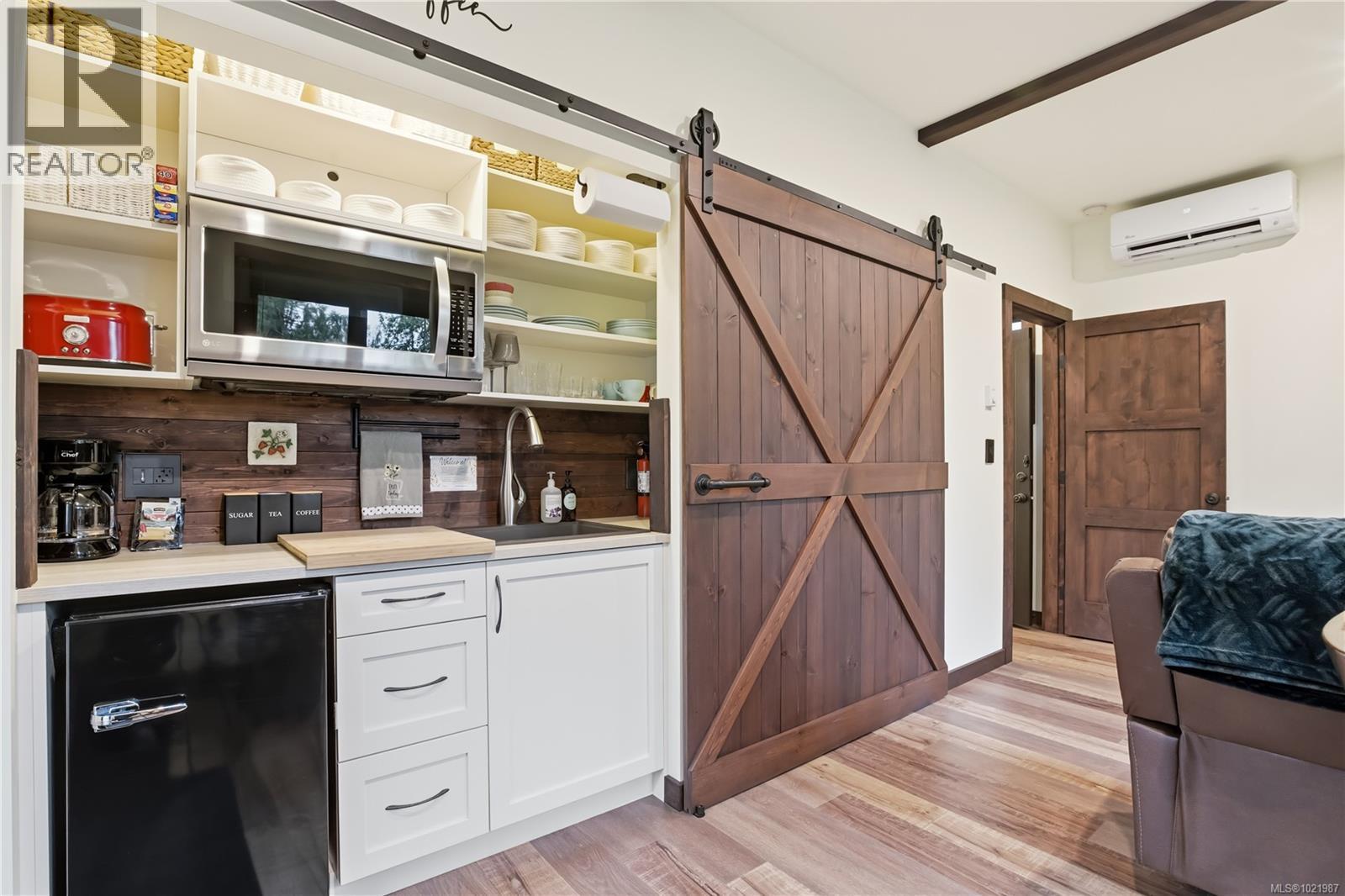 1708 Rainforest Lane, Ucluelet