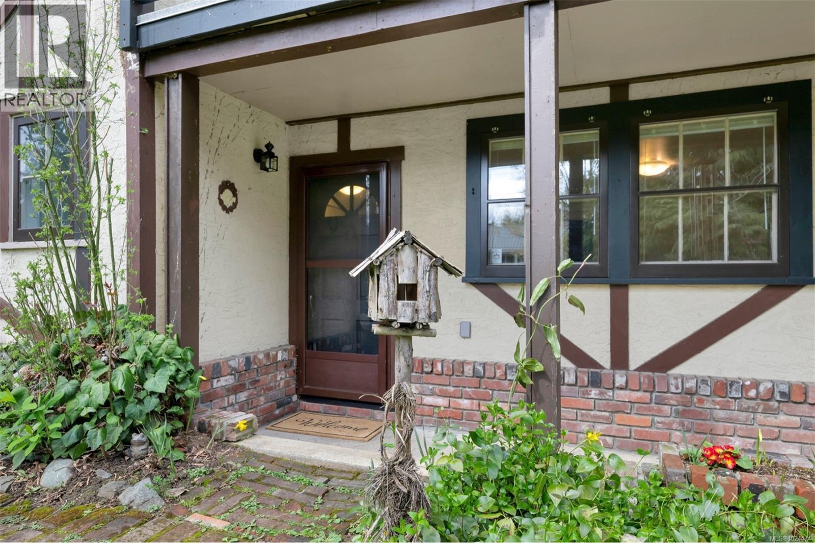 4752 Fairbridge Dr, Duncan