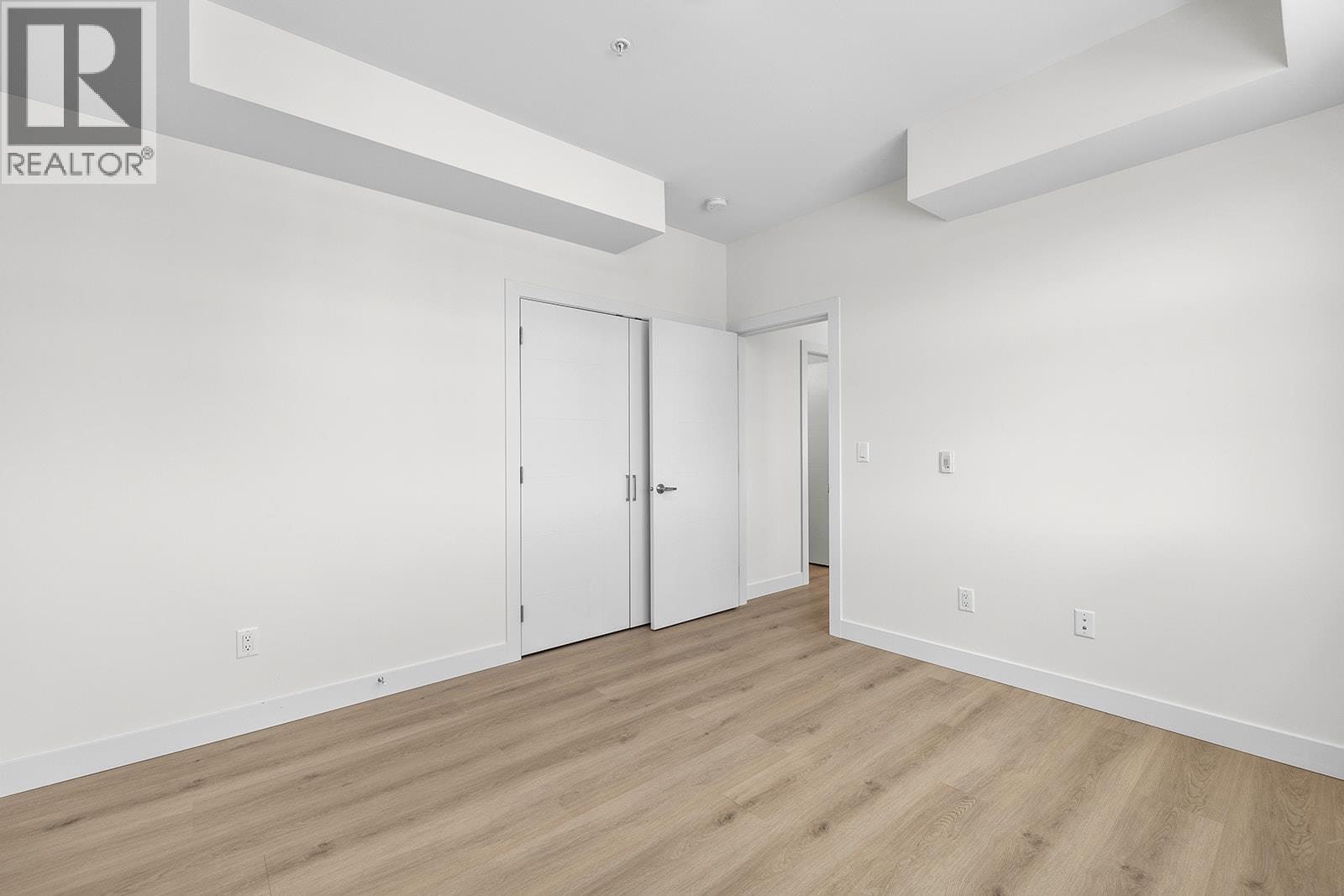 203 5300 Main Street, Kelowna