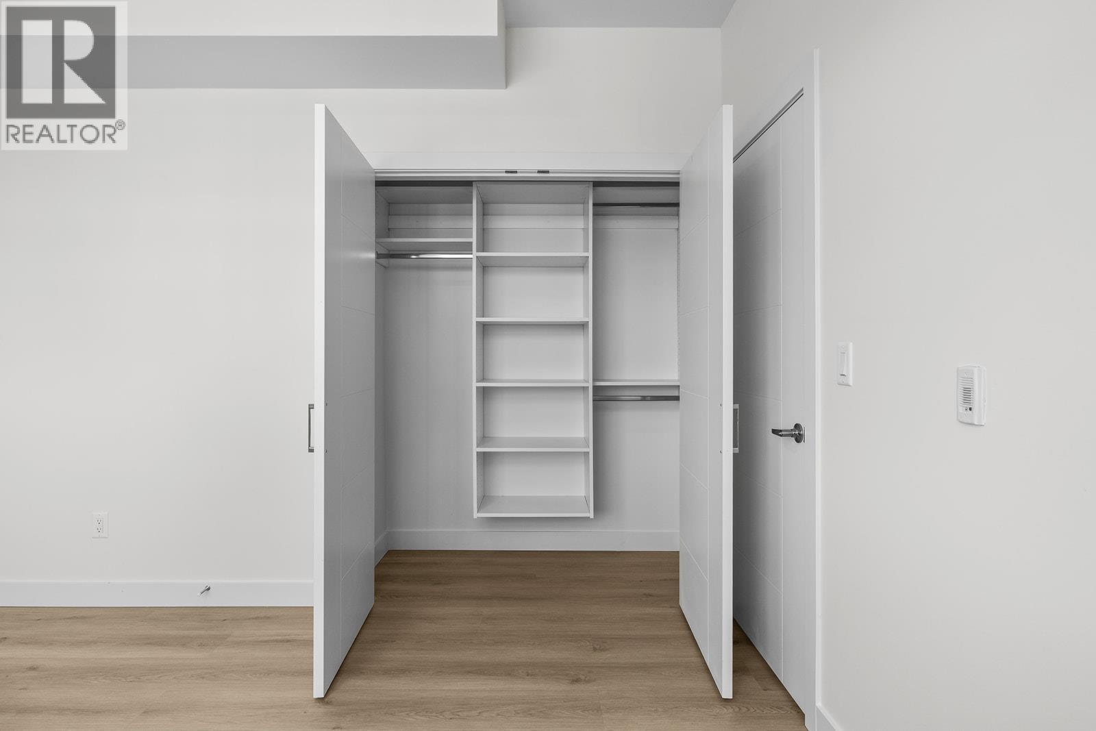 203 5300 Main Street, Kelowna