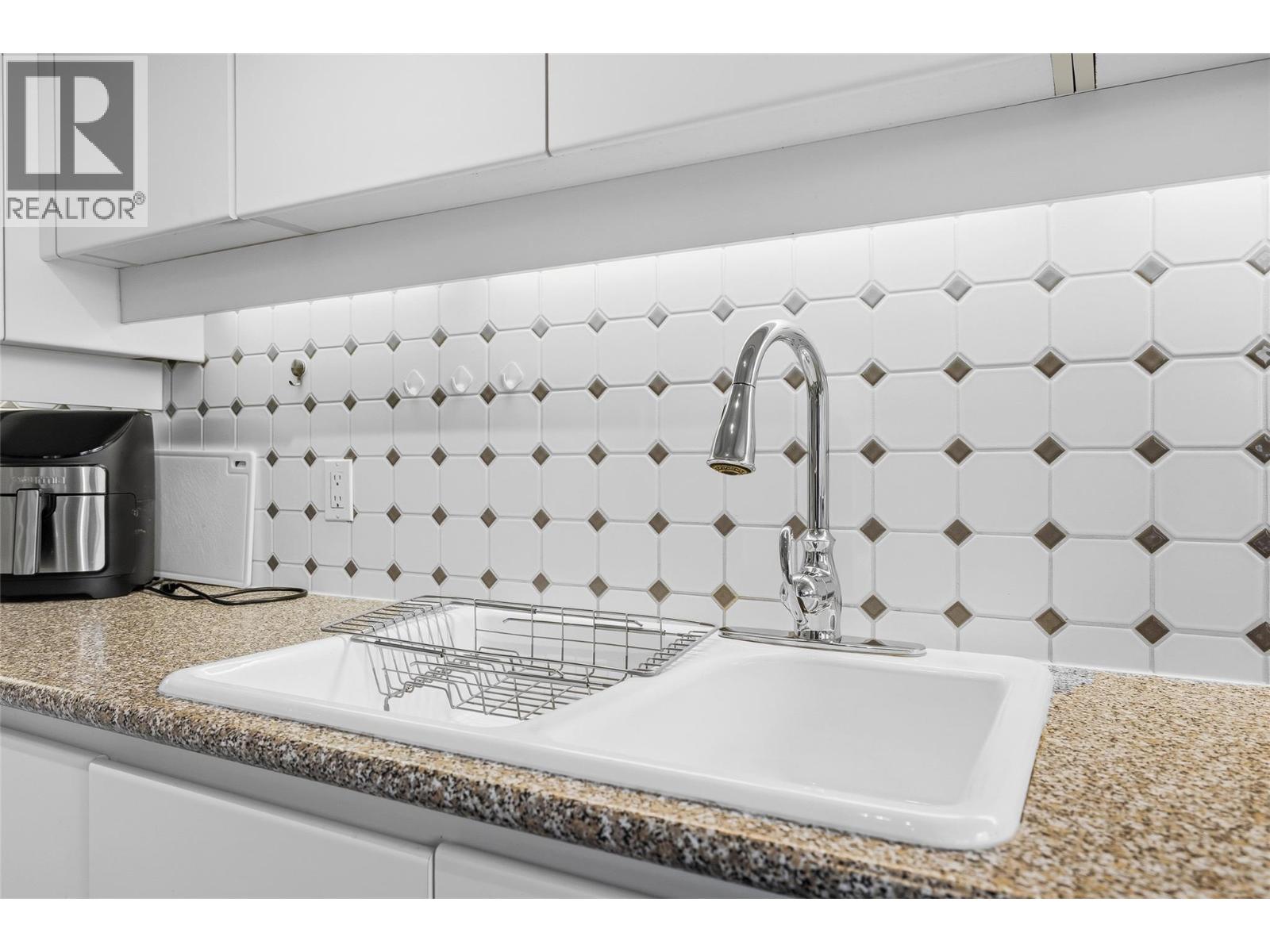 1160 Sunset Drive Unit# 901, Kelowna