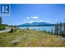 8679 Cottage Lane, Canal Flats, BC V0B1B0 Photo 14