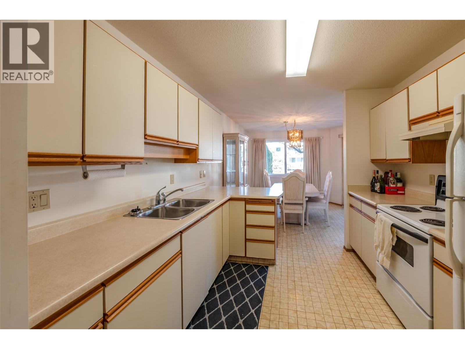 #105 232 Kinney Avenue - 12