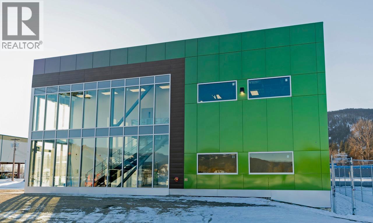  1837 Shuswap Avenue, Lumby