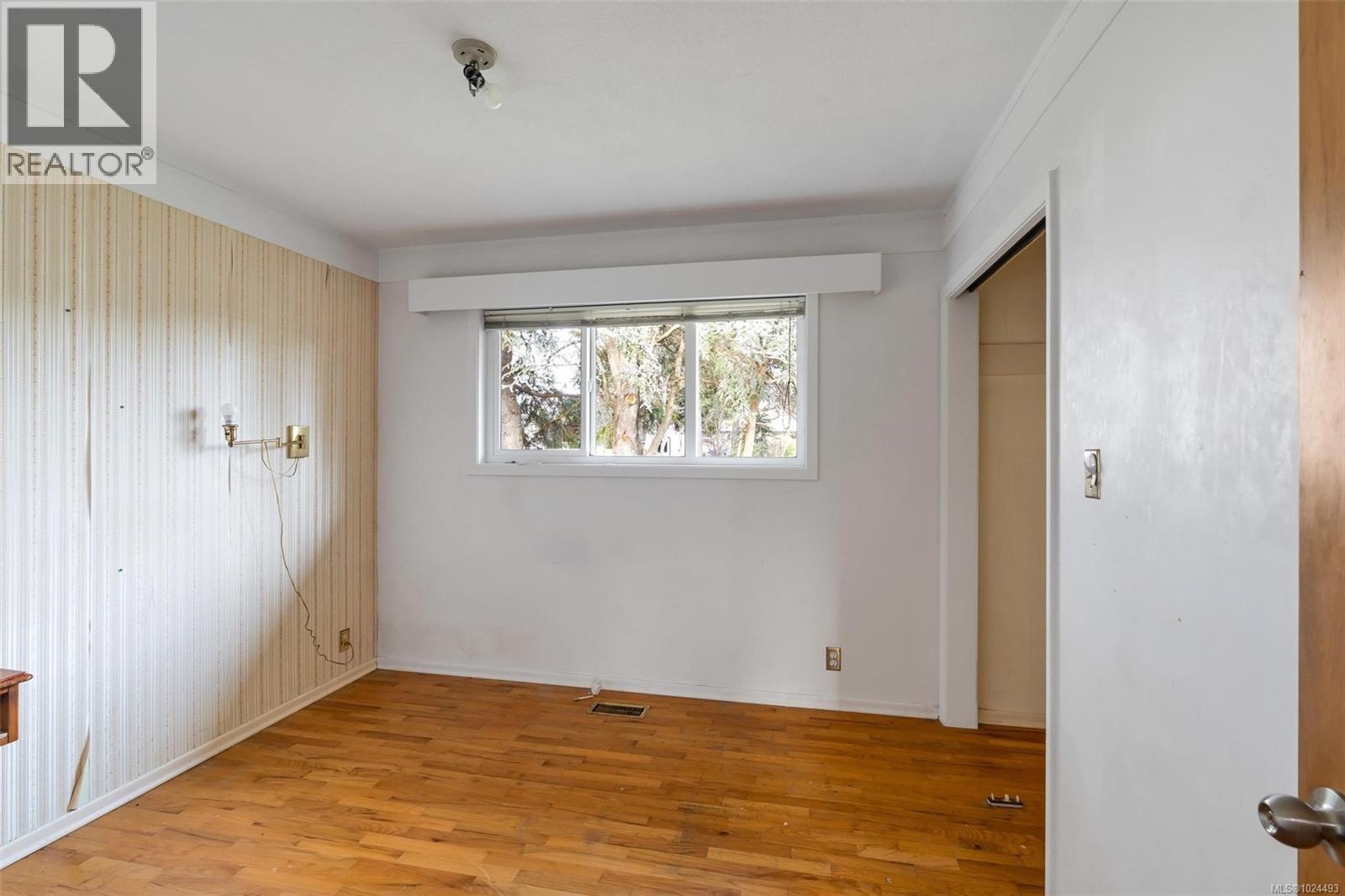  2227 Edgelow Street, Saanich