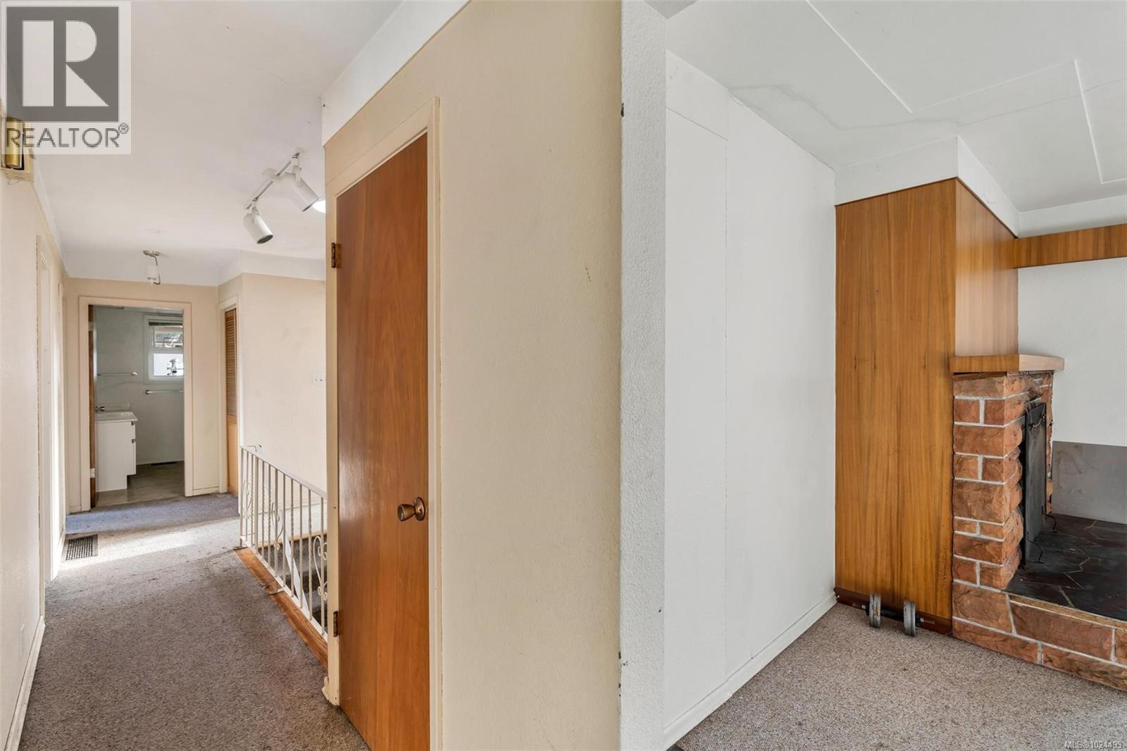  2227 Edgelow Street, Saanich