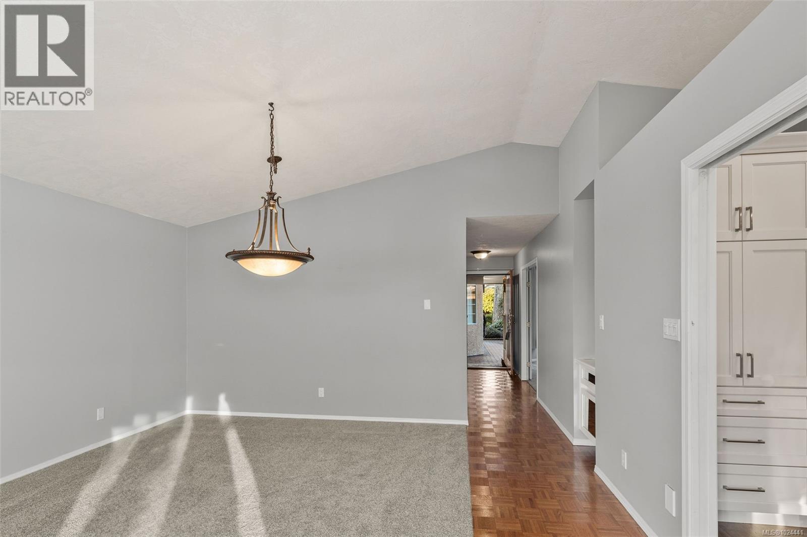 22 901 Kentwood Lane, Saanich