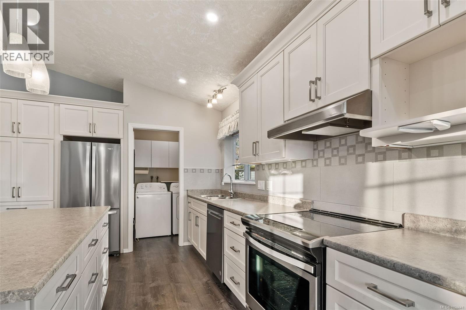 22 901 Kentwood Lane, Saanich