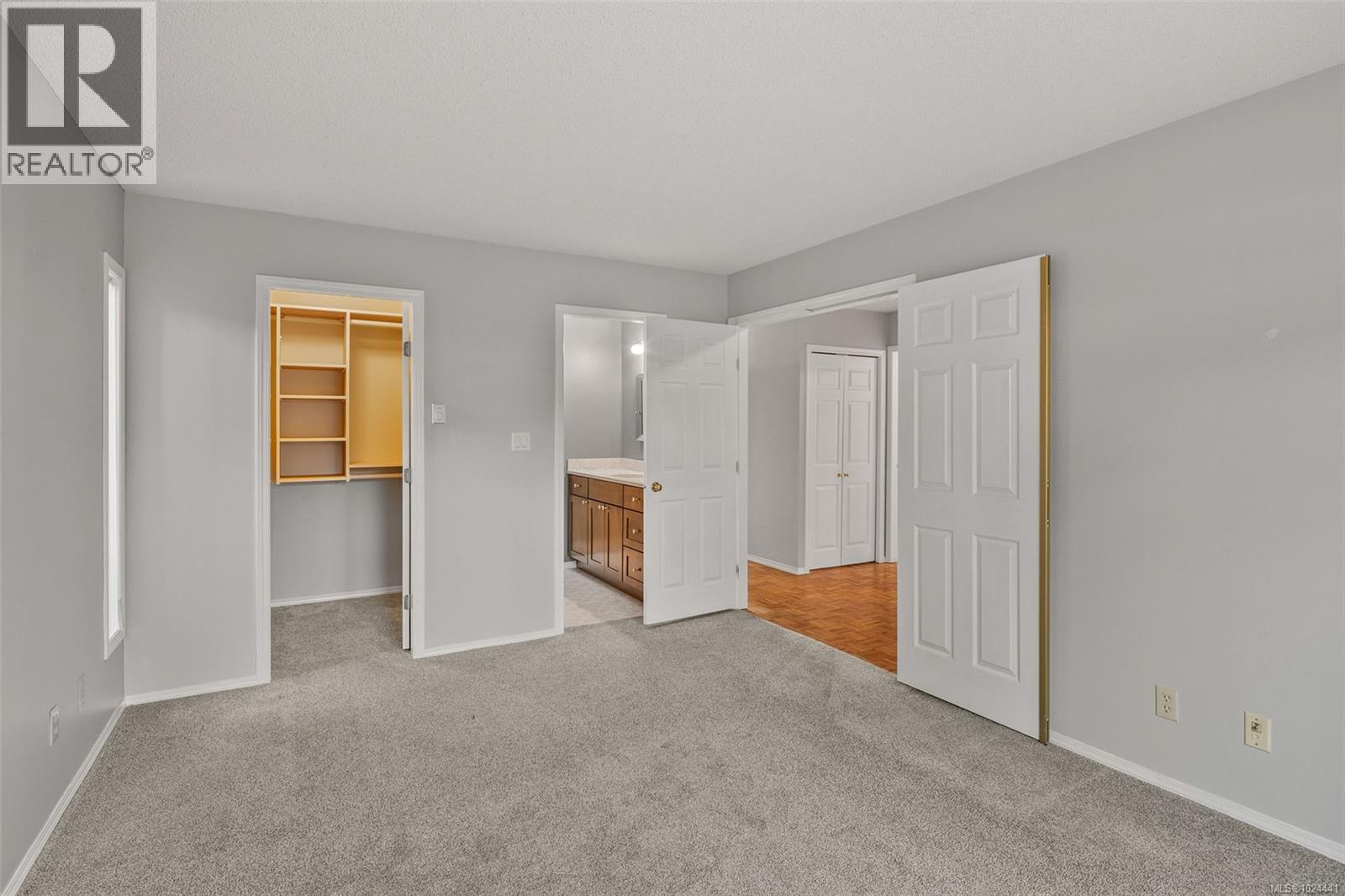 22 901 Kentwood Lane, Saanich