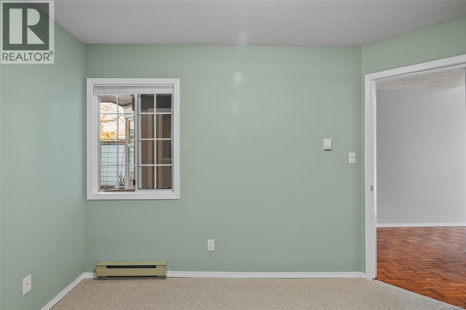 22 901 Kentwood Lane, Saanich