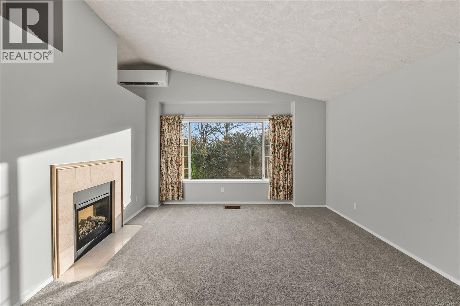 22 901 Kentwood Lane, Saanich