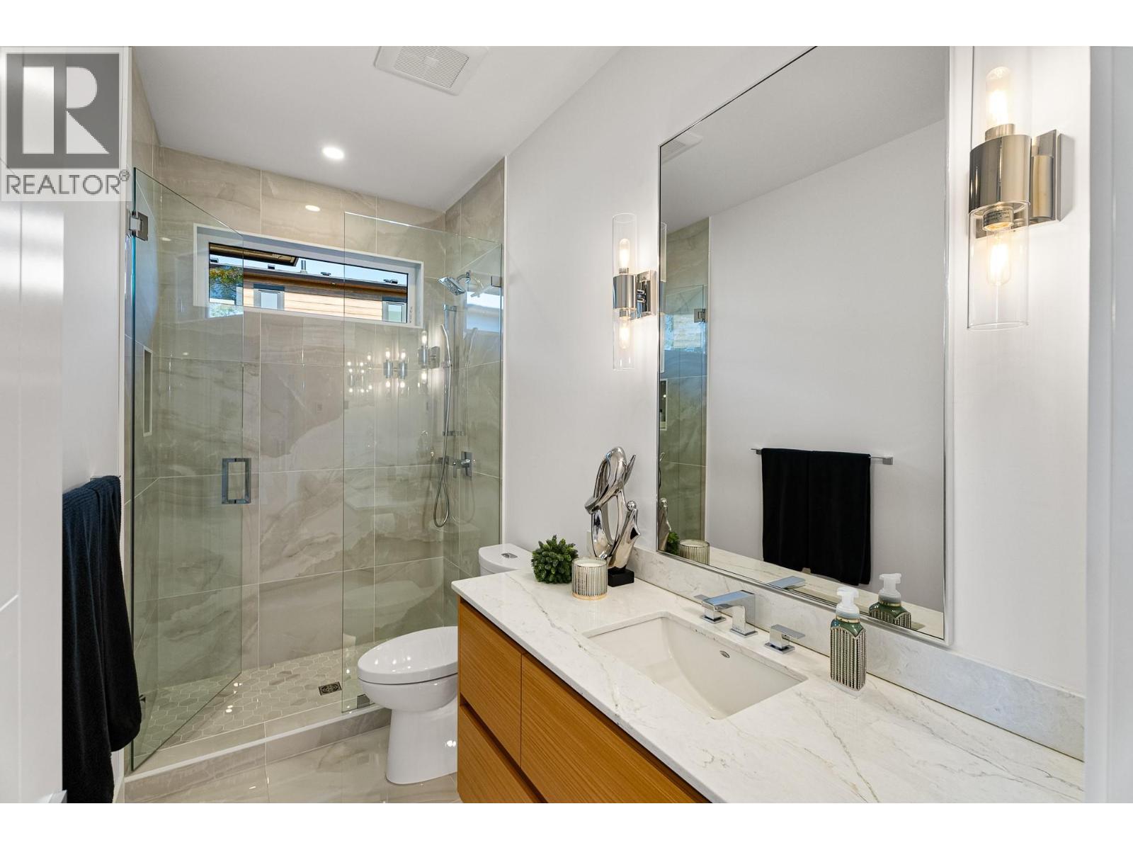 338 Rue Cheval Noir - 21