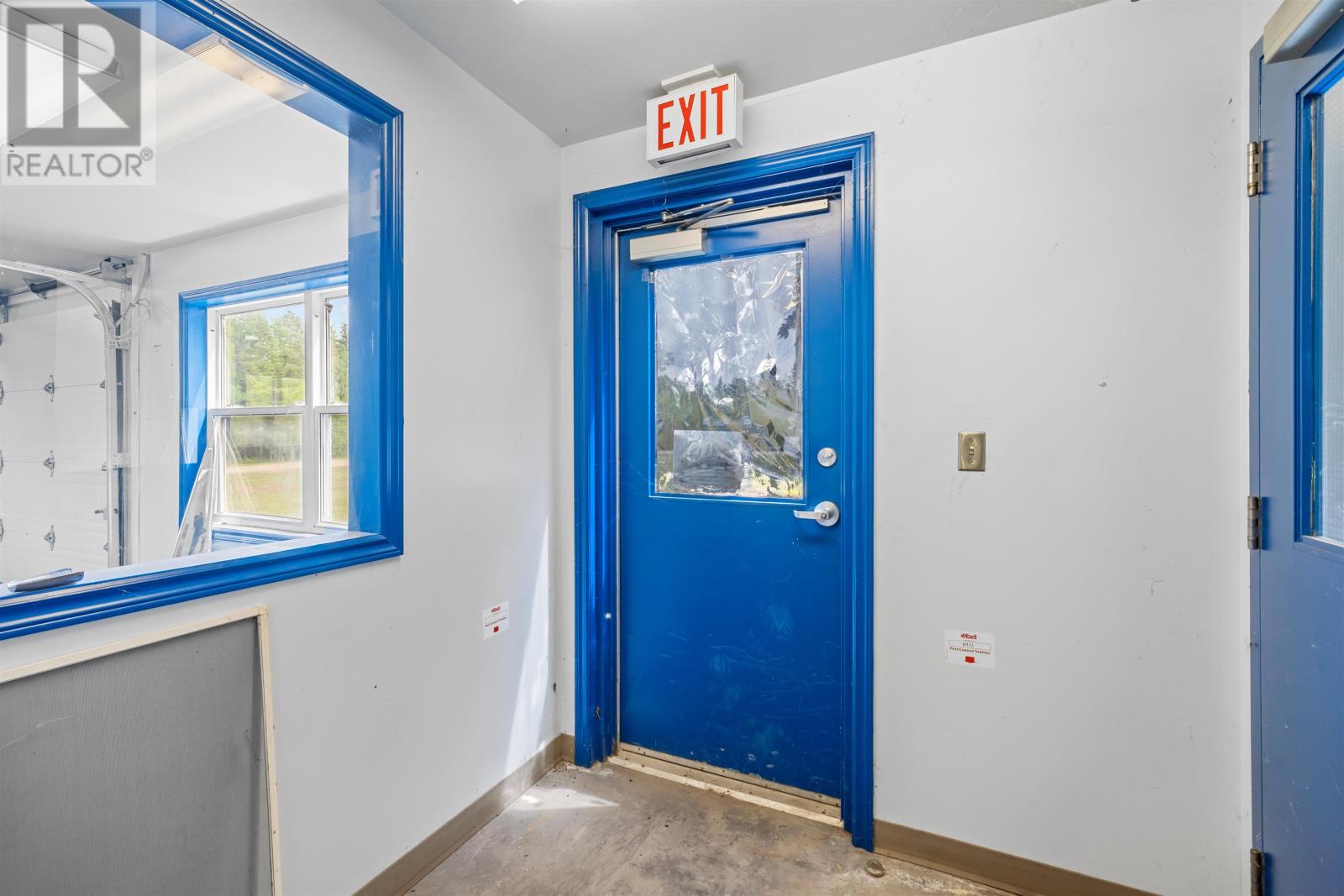 6431 Commercial Road — photo 44