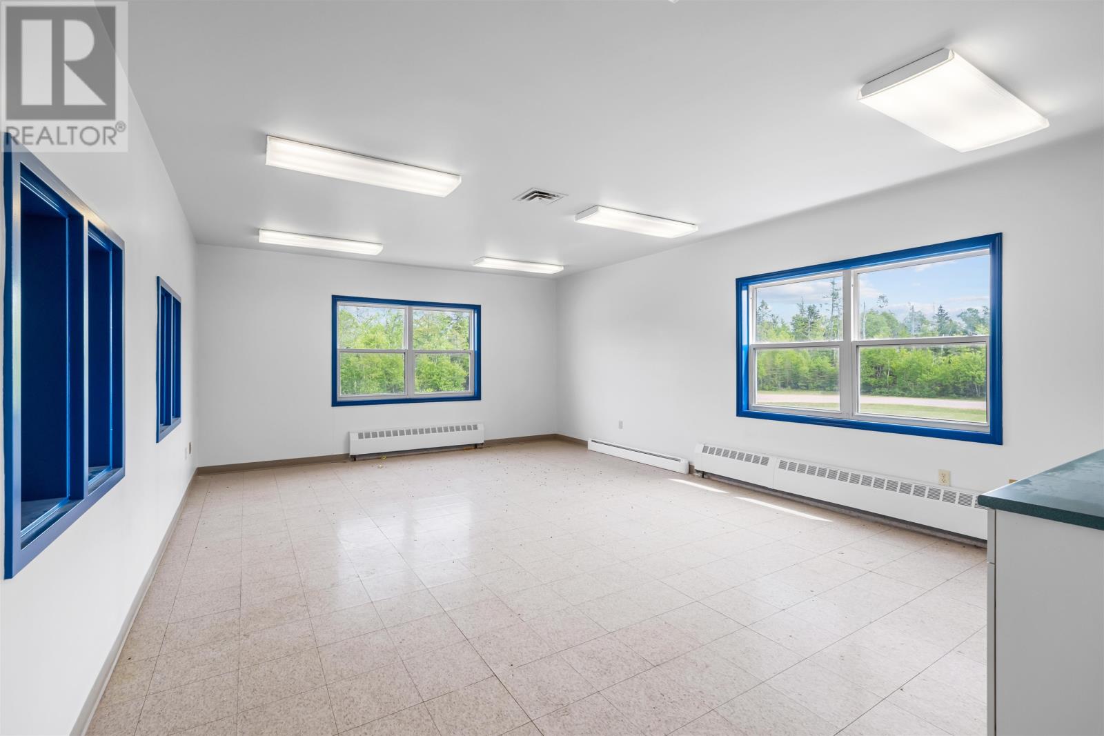 6431 Commercial Road — photo 6