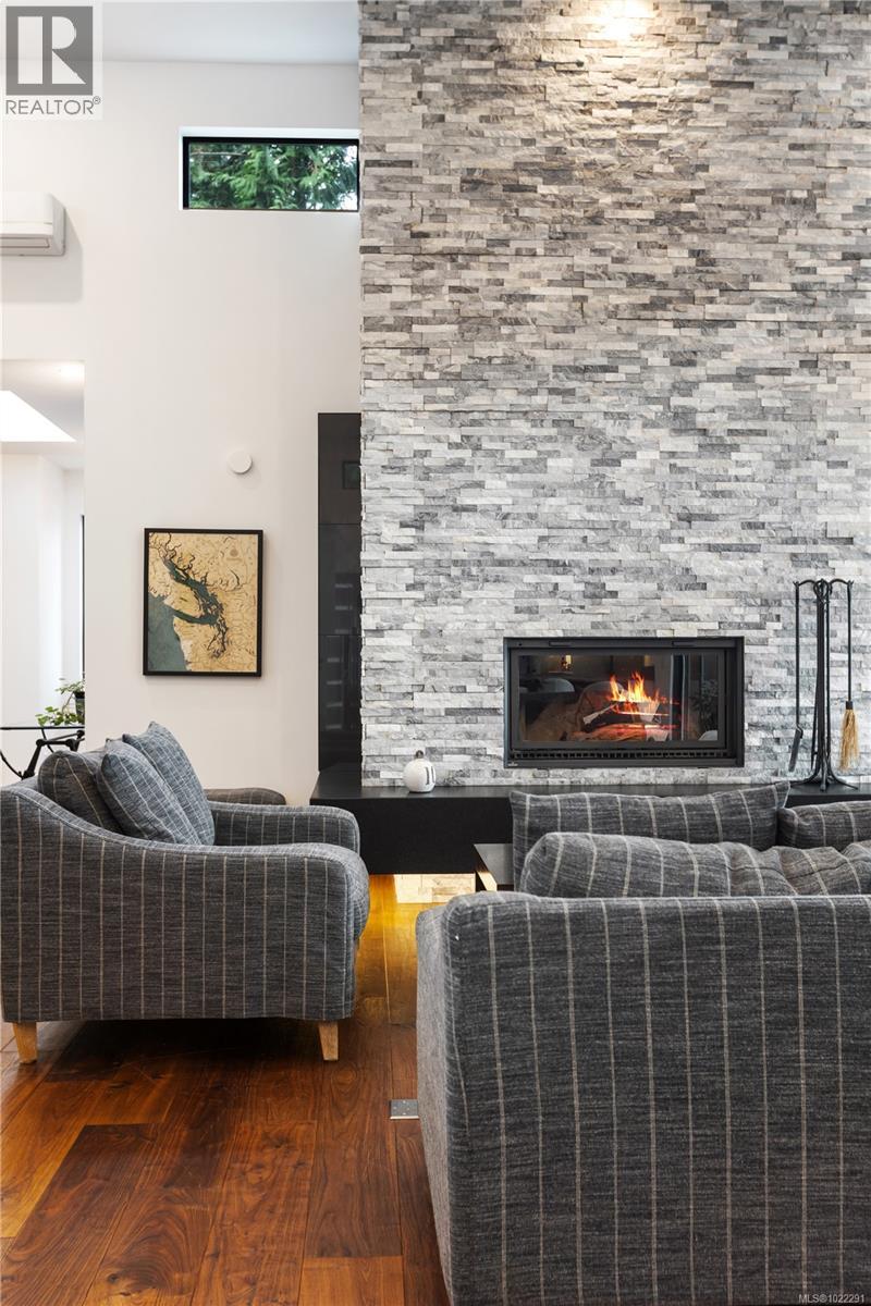 2250 Dolphin Rd, North Saanich